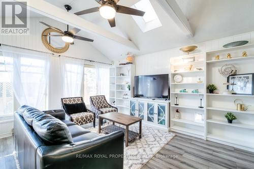 47 Butterfield Crescent, Whitby, ON - Indoor Photo Showing Living Room