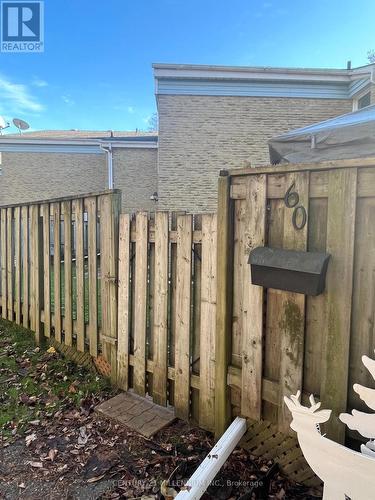 60 - 33 Burns Drive, Guelph, ON - Outdoor