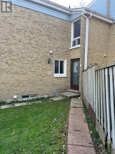 60 - 33 Burns Drive, Guelph, ON - Outdoor