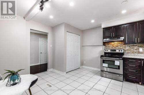 60 Braidwood Lake Road, Brampton, ON - Indoor Photo Showing Kitchen