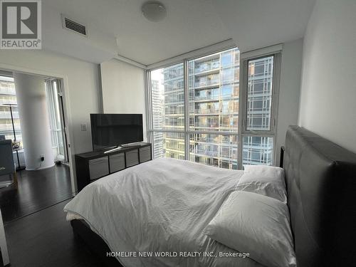 3909 - 295 Adelaide Street W, Toronto, ON - Indoor Photo Showing Bedroom