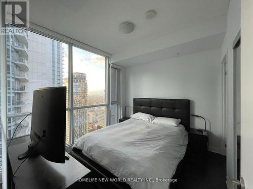 3909 - 295 Adelaide Street W, Toronto, ON - Indoor Photo Showing Bedroom