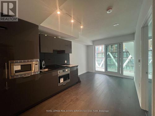 1337 - 230 Simcoe Street, Toronto, ON - Indoor Photo Showing Kitchen