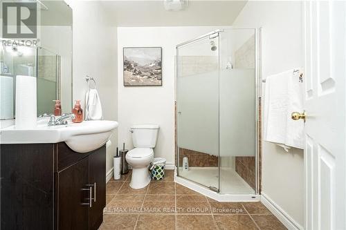 216 Claridge Drive, Ottawa, ON - Indoor Photo Showing Bathroom