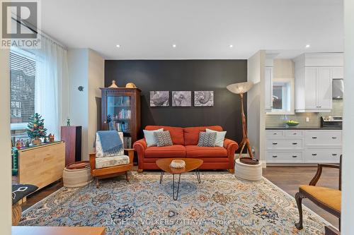 168 Stewart Street, Ottawa, ON - Indoor Photo Showing Living Room