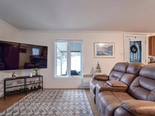 Salon - R6-16000 Rue Wilfrid-Boileau, Montréal (L'Île-Bizard/Sainte-Geneviève), QC - Indoor Photo Showing Living Room