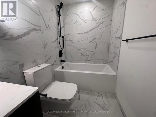 10 James Street, Ottawa, ON - Indoor Photo Showing Bathroom