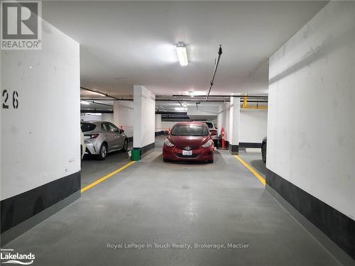 702 - 699 Aberdeen Boulevard, Midland, ON - Indoor Photo Showing Garage