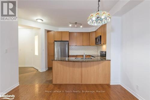 702 - 699 Aberdeen Boulevard, Midland, ON - Indoor Photo Showing Kitchen