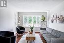 1 Oakmeadow Boulevard, Georgina, ON  - Indoor Photo Showing Living Room 