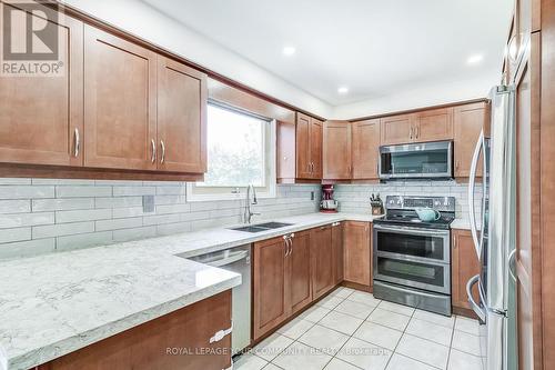 1 Oakmeadow Boulevard, Georgina, ON - Indoor Photo Showing Kitchen With Double Sink