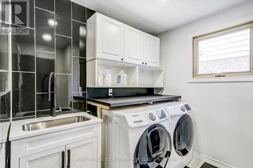 1 Oakmeadow Boulevard, Georgina, ON - Indoor Photo Showing Laundry Room