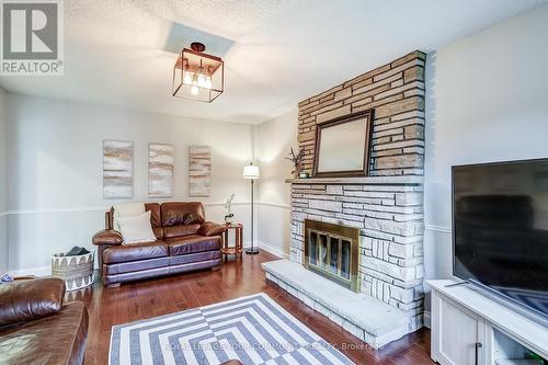 1 Oakmeadow Boulevard, Georgina, ON - Indoor Photo Showing Living Room With Fireplace