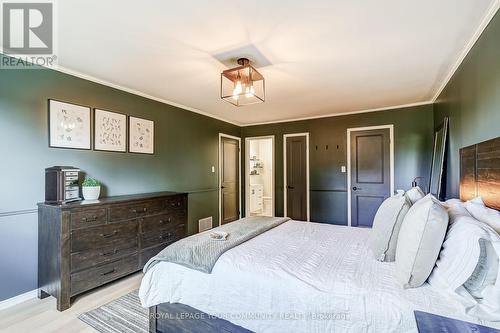 1 Oakmeadow Boulevard, Georgina, ON - Indoor Photo Showing Bedroom