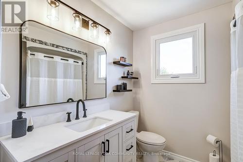 1 Oakmeadow Boulevard, Georgina, ON - Indoor Photo Showing Bathroom