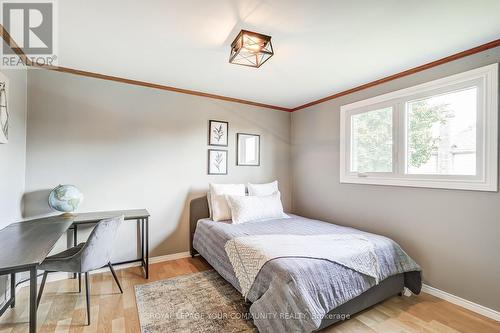 1 Oakmeadow Boulevard, Georgina, ON - Indoor Photo Showing Bedroom