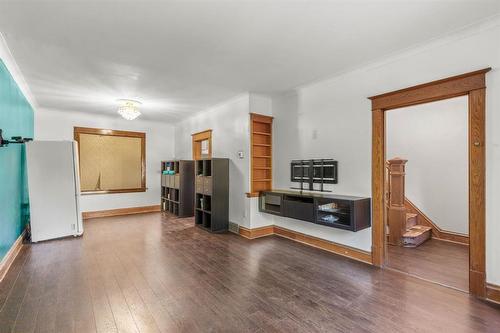 233 Hampton Street, Winnipeg, MB - Indoor