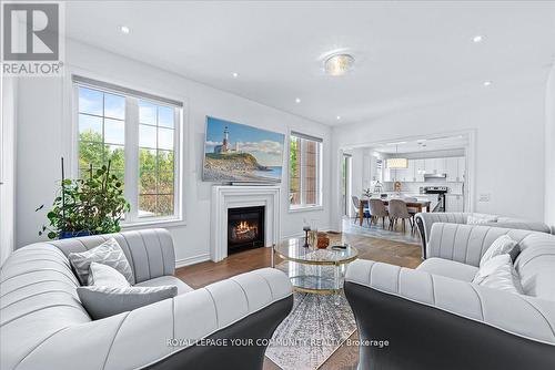 577 Clifford Perry Place, Newmarket, ON - Indoor Photo Showing Living Room With Fireplace