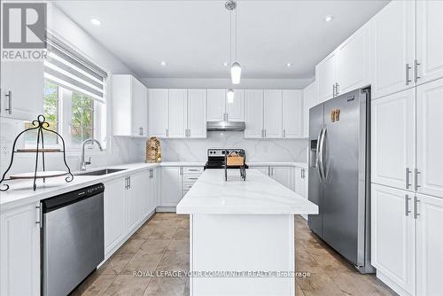 577 Clifford Perry Place, Newmarket, ON - Indoor Photo Showing Kitchen With Stainless Steel Kitchen With Upgraded Kitchen