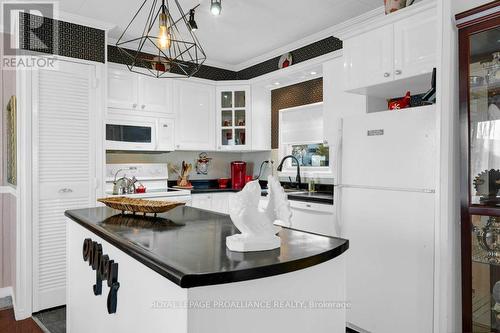 30 Kenneth Boulevard, Quinte West, ON - Indoor Photo Showing Kitchen