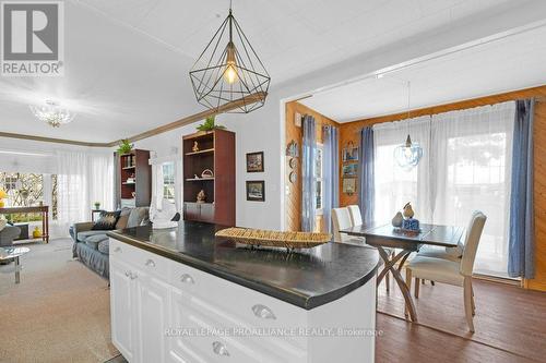 30 Kenneth Boulevard, Quinte West, ON - Indoor Photo Showing Dining Room