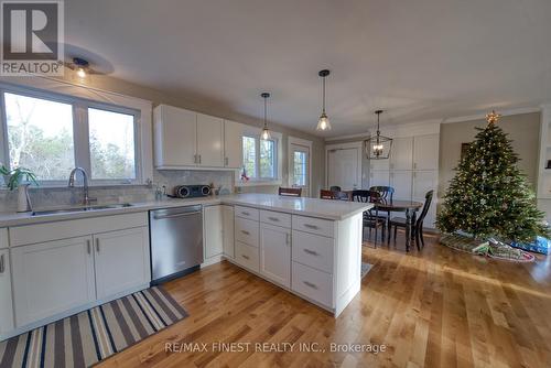 1934 Burbrook Road, Kingston (City North Of 401), ON - Indoor Photo Showing Kitchen