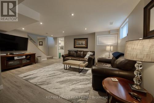 1934 Burbrook Road, Kingston (City North Of 401), ON - Indoor Photo Showing Living Room