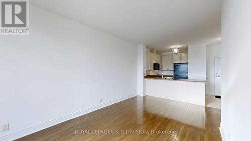 Uph01 - 245 Davisville Avenue, Toronto, ON - Indoor Photo Showing Kitchen