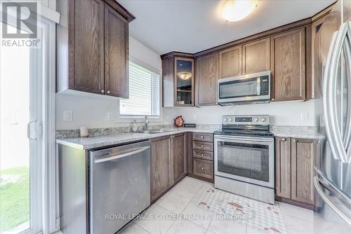 304 Van Dusen Avenue, Southgate, ON - Indoor Photo Showing Kitchen With Double Sink With Upgraded Kitchen