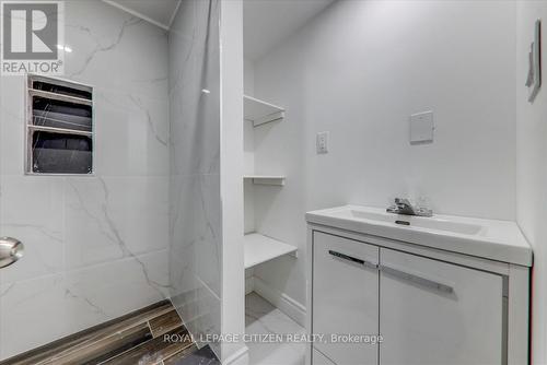 304 Van Dusen Avenue, Southgate, ON - Indoor Photo Showing Bathroom