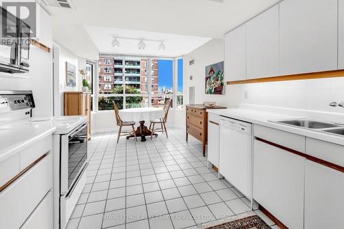 603 - 130 Carlton Street, Toronto, ON - Indoor Photo Showing Kitchen With Double Sink