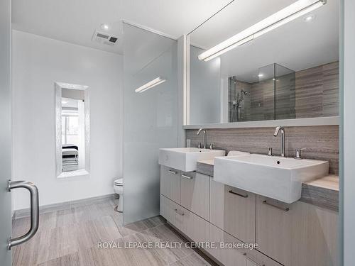 611-170 Avenue Rd, Toronto, ON - Indoor Photo Showing Bathroom