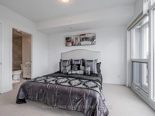 611-170 Avenue Rd, Toronto, ON - Indoor Photo Showing Bedroom