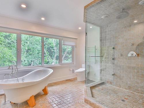 126 Forest Heights Blvd, Toronto, ON - Indoor Photo Showing Bathroom