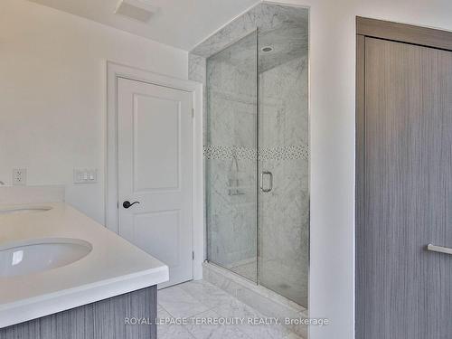 126 Forest Heights Blvd, Toronto, ON - Indoor Photo Showing Bathroom