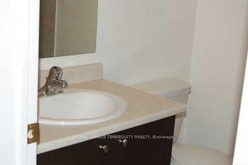 9-3250 Bentley Dr, Mississauga, ON - Indoor Photo Showing Bathroom