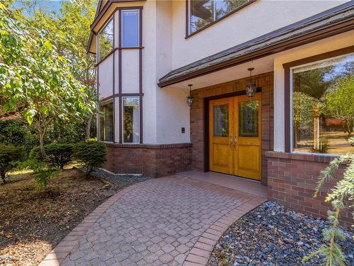 2455 Cotswold Rd, Oak Bay, BC 