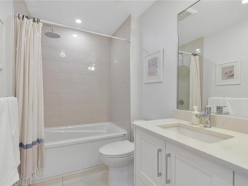 209-745 Travino Lane, Saanich, BC - Indoor Photo Showing Bathroom