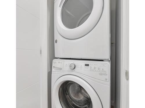 209-745 Travino Lane, Saanich, BC - Indoor Photo Showing Laundry Room