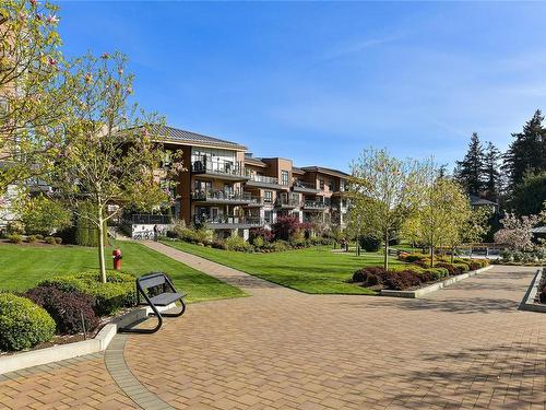 209-745 Travino Lane, Saanich, BC - Outdoor