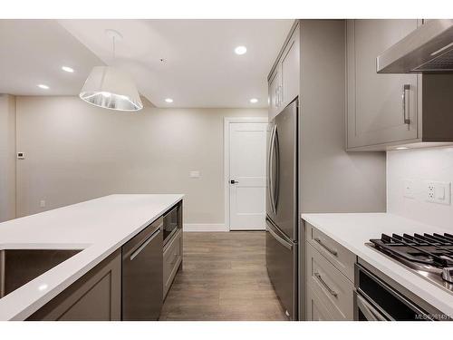 401-741 Travino Lane, Saanich, BC - Indoor Photo Showing Kitchen