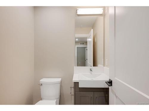 401-741 Travino Lane, Saanich, BC - Indoor Photo Showing Bathroom