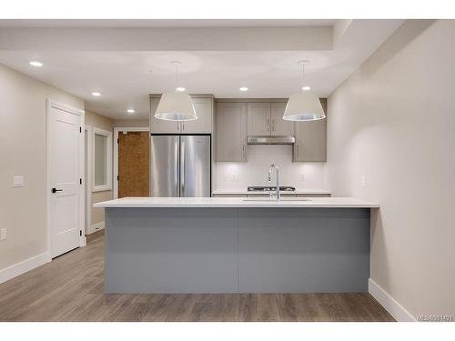 401-741 Travino Lane, Saanich, BC - Indoor Photo Showing Kitchen