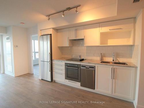 2519-275 Village Green Sq, Toronto, ON - Indoor Photo Showing Kitchen With Stainless Steel Kitchen