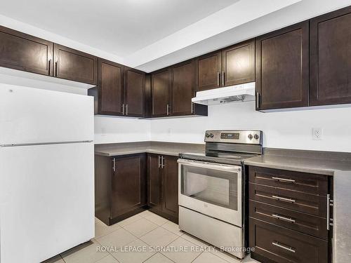 28-420 Linden Dr, Cambridge, ON - Indoor Photo Showing Kitchen