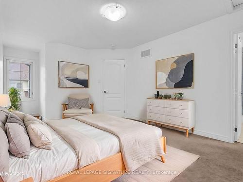 28-420 Linden Dr, Cambridge, ON - Indoor Photo Showing Bedroom