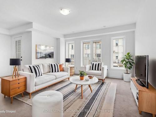 28-420 Linden Dr, Cambridge, ON - Indoor Photo Showing Living Room