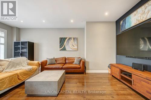 267 Sarah Cline Drive, Oakville, ON - Indoor Photo Showing Living Room