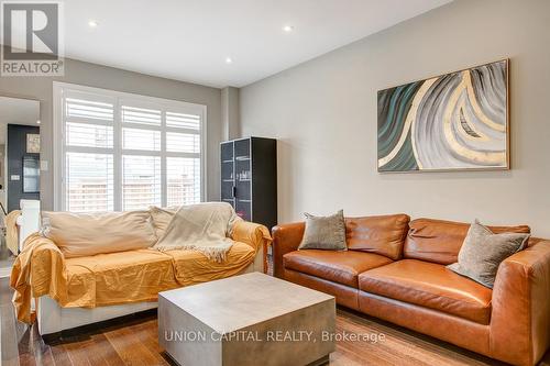 267 Sarah Cline Drive, Oakville, ON - Indoor Photo Showing Living Room