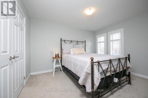 267 Sarah Cline Drive, Oakville, ON - Indoor Photo Showing Bedroom